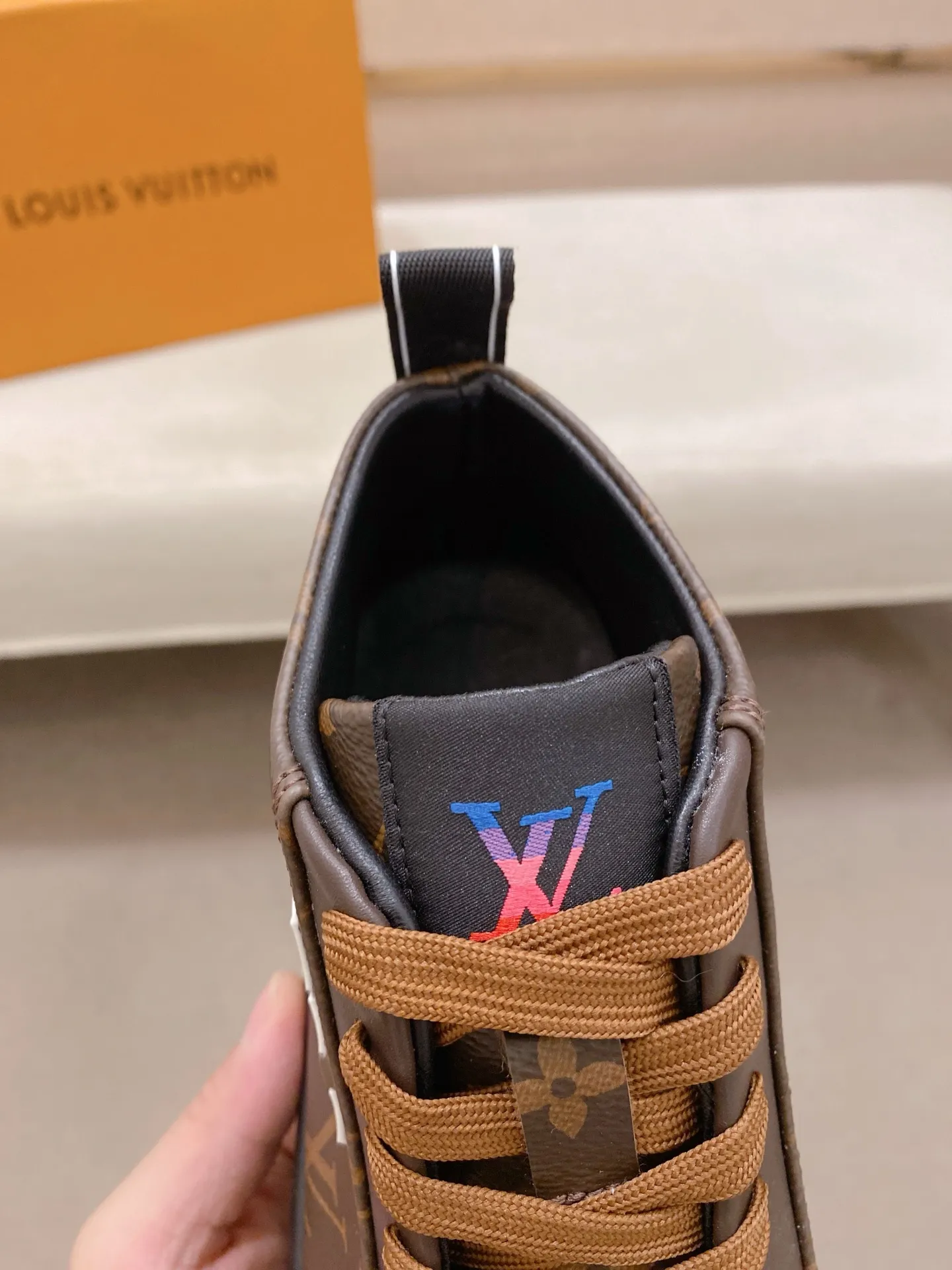 Factory price: 442💰🎉🎉LV~Louis Vuitton trendy men's shoes, new shipments, latest matching, same style as the official website, super high quality, hot selling in season [strong][strong][strong]Selected first-layer cowhide, comfortable sheepskin lining, original last, comfortable on the feet, wear-resistant rubber outsole, size: 38-44.